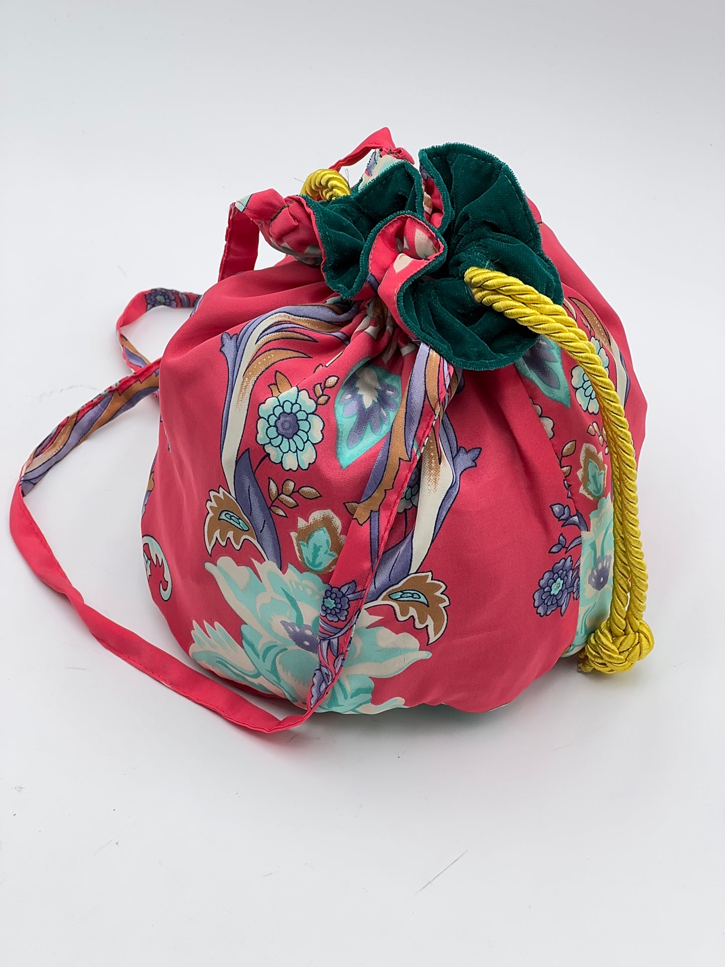 Borsetta artigianale double face in velluto e seta verde KIMOON